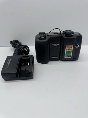 Nikon Coolpix E995 Digital Camera w/Charger, Battery & CF Card Bundle (SC470)