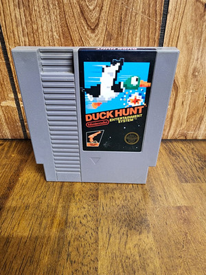Duck Hunt 5-Screw Nintendo NES Game Cartridge - Tested And Cleaned- Game Only