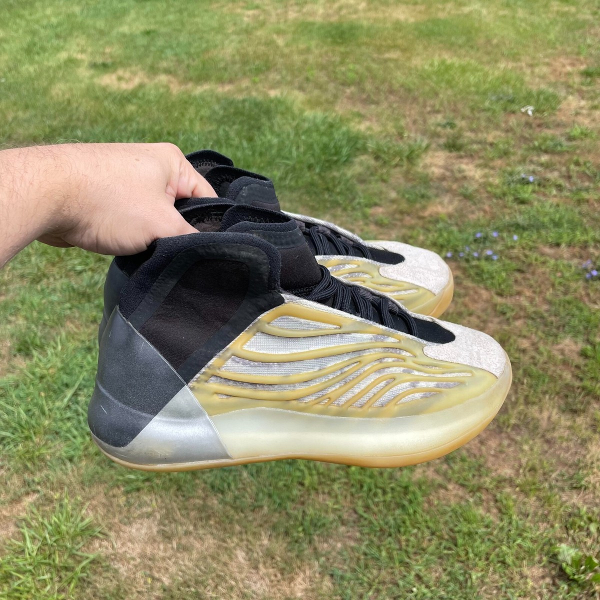 adidas Yeezy QNTM BSKTBL adidas Yeezy QNTM BSKTBL