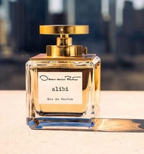 Alibi Eau de Parfum Oscar de la Renta 香水- 一款2021年女用香水