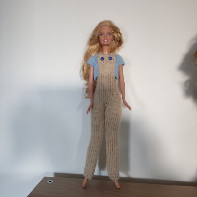 Puppenkleidung: Handgefertigtes Latzhose Outfit für Barbie Model