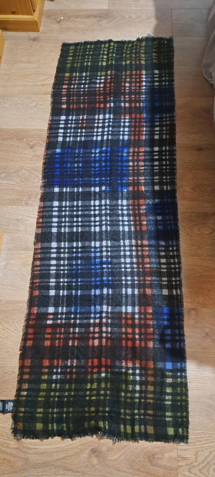 Foulard femme Gucci en laine 70 cm x 200 cm neuf avec étiquette