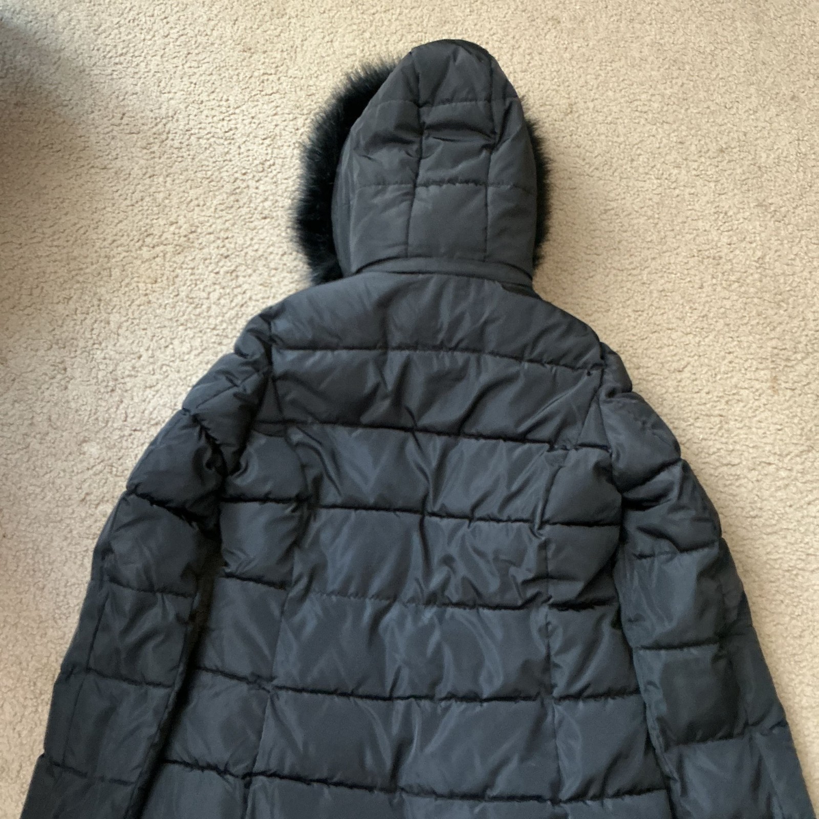 Tommy Hilfiger Women's Black Puffer Jacket with Faux Fur Hood - Size S thumbnail 3