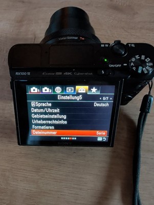 Sony DSC-RX100M6 20,1MP 4K Video 24-200mm Objektiv Digitale Kompaktkamera -...