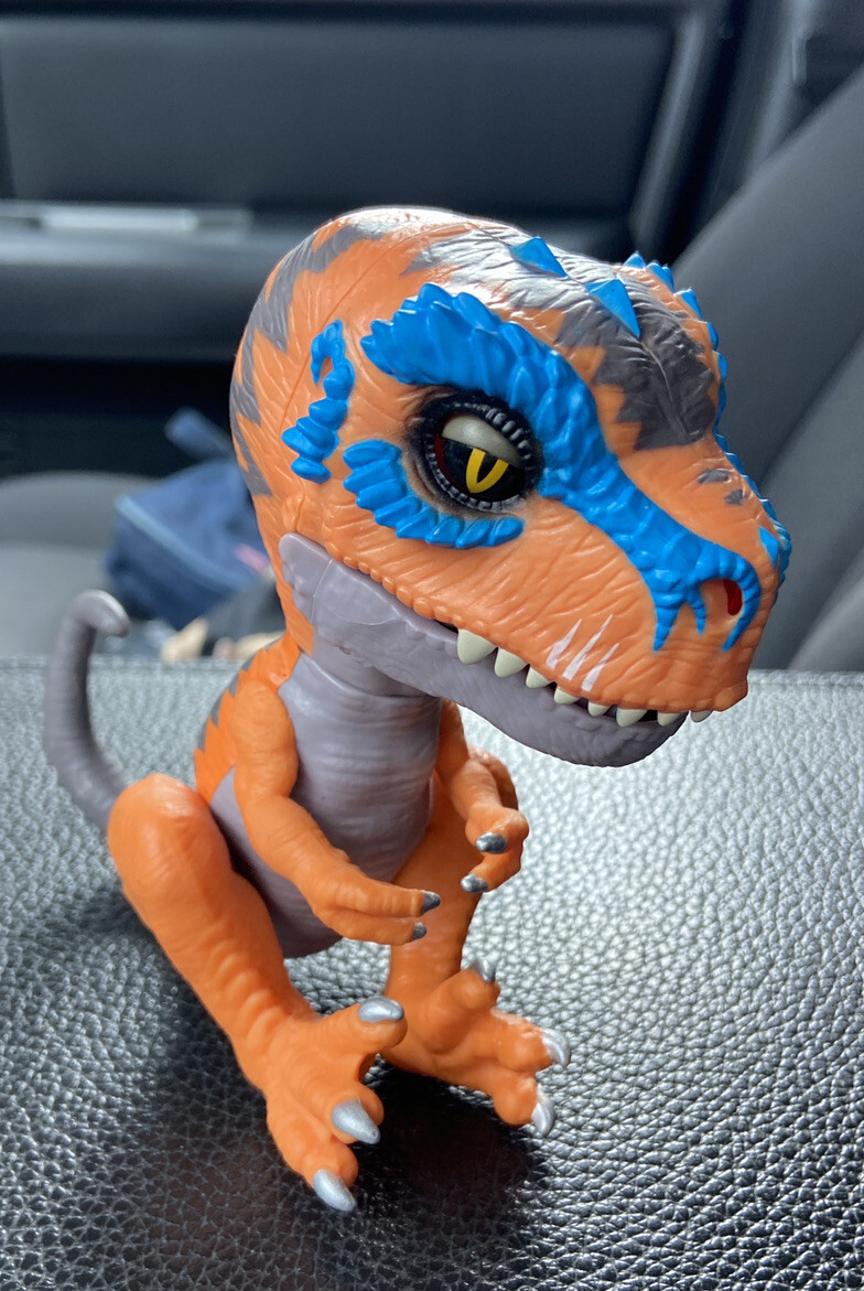Untamed T-Rex by Fingerlings – SCRATCH (Orange) Interactive