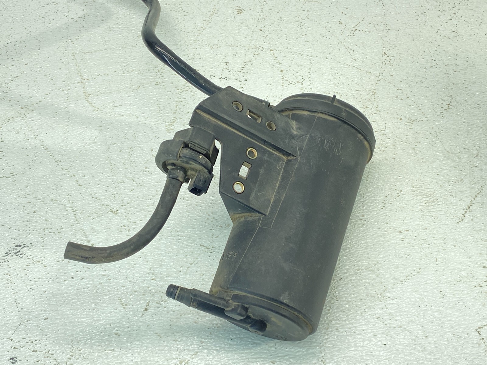 9199 BMW E36 3 Series Z3 Fuel Evap Activated Charcoal Filter Canister