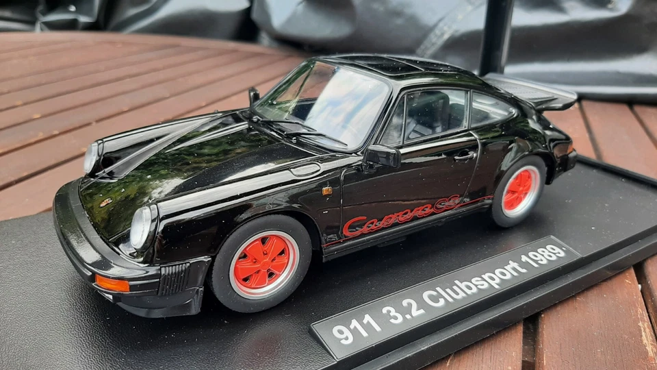 KK SCALE Porsche 911 930 Carrera 3.2 Clubsport Coupe 1989 Black Red KKDC180873 - Image 4 of 4