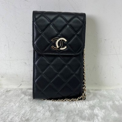 Chanel Black Lambskin Leather Shoulder Bag T10432043