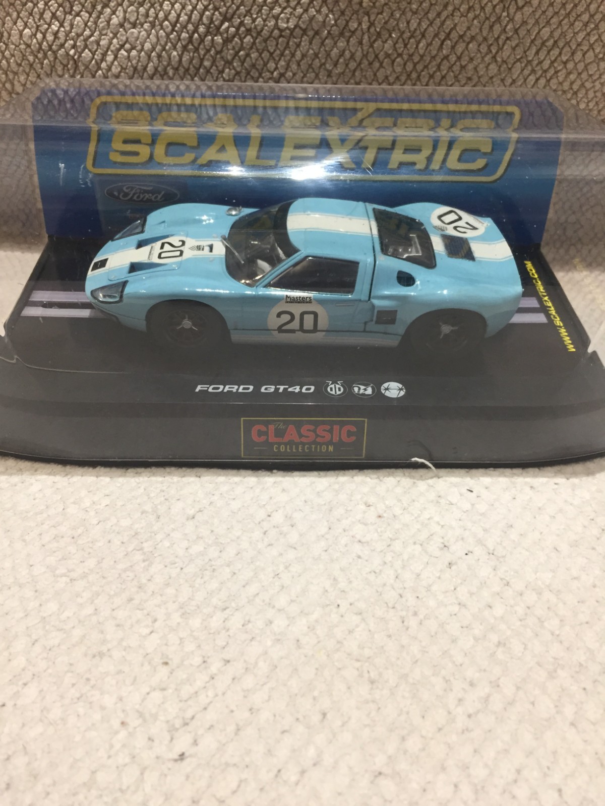 Scalextric C2940 Ford GT40 n°20 Schlesinger Andruet, voiture miniature de collection 1:32