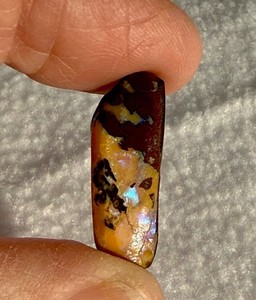 Australian boulder Opal!  Unique colors with beautiful flash!  11 CTs. 