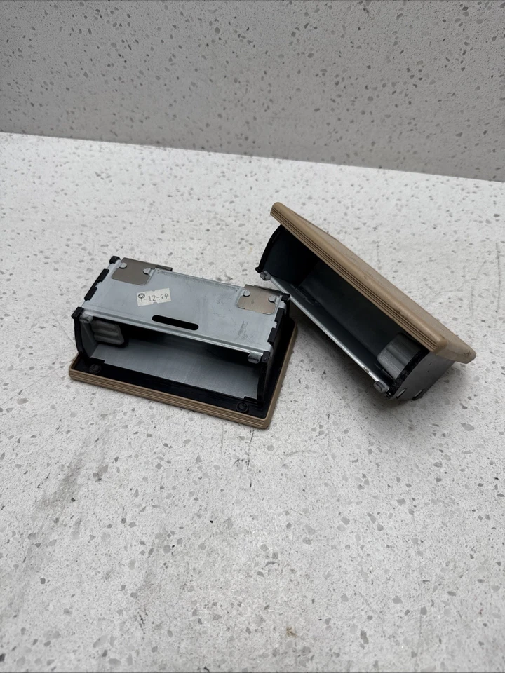 Cenicero panel puerta trasera 96-02 Mercedes W210 E320 E420 E430 OEM 2 piezas Foto 3 de 4