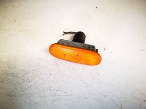 3b0949117b Seitenblinker (Kotflügelblinker) Vorne Linke  Volkswa DE2485204-17