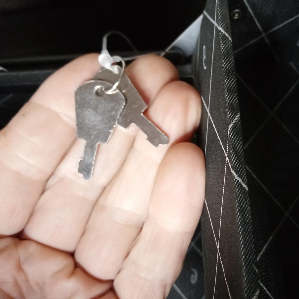 "NOS" VTG Caboodles Brand Black Makeup/Jewelry Storage Case 9x8x11" W/KEYS. fa - Image 2 of 4