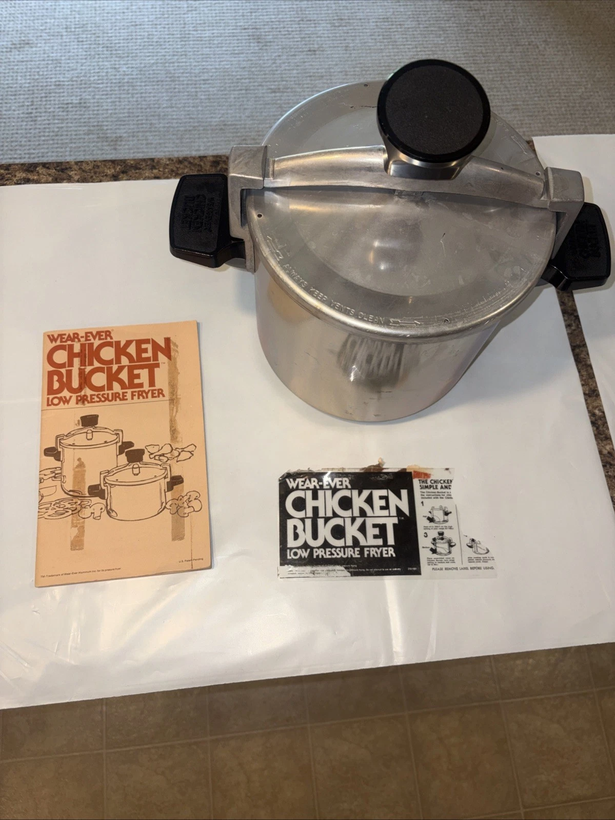 Vintage WearEver Chicken Bucket Low Pressure Fryer 6 Quarts No.90026
Opens in a new window or tab