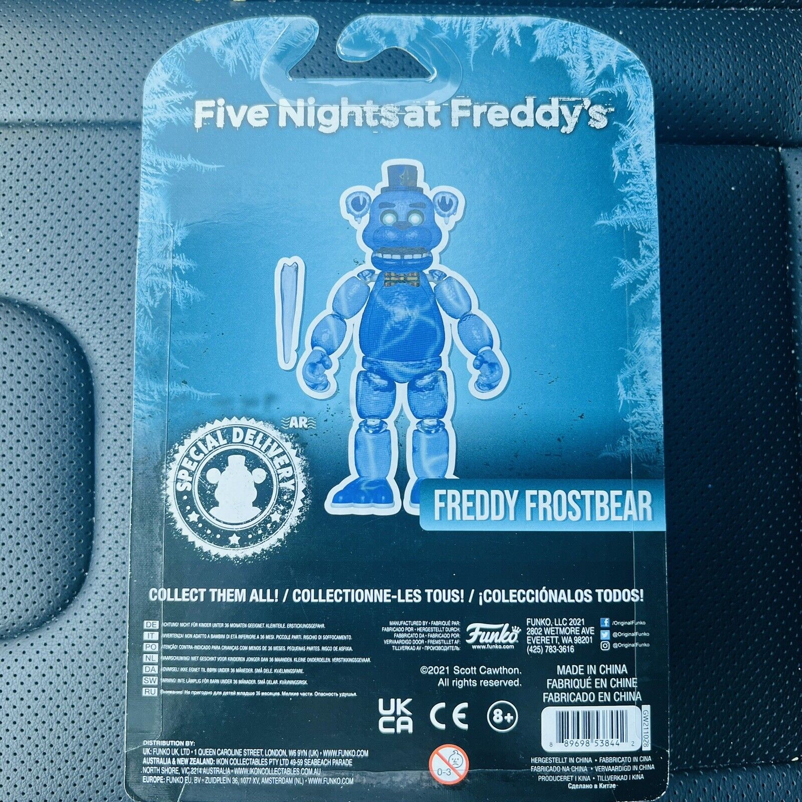 five nights at Freddy's Articulated Freddy Frostbear Action Figure, 5 Inch