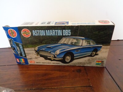 voiture James Bond 007 miniature Aston Martin DB5 coffret neuf en boîte