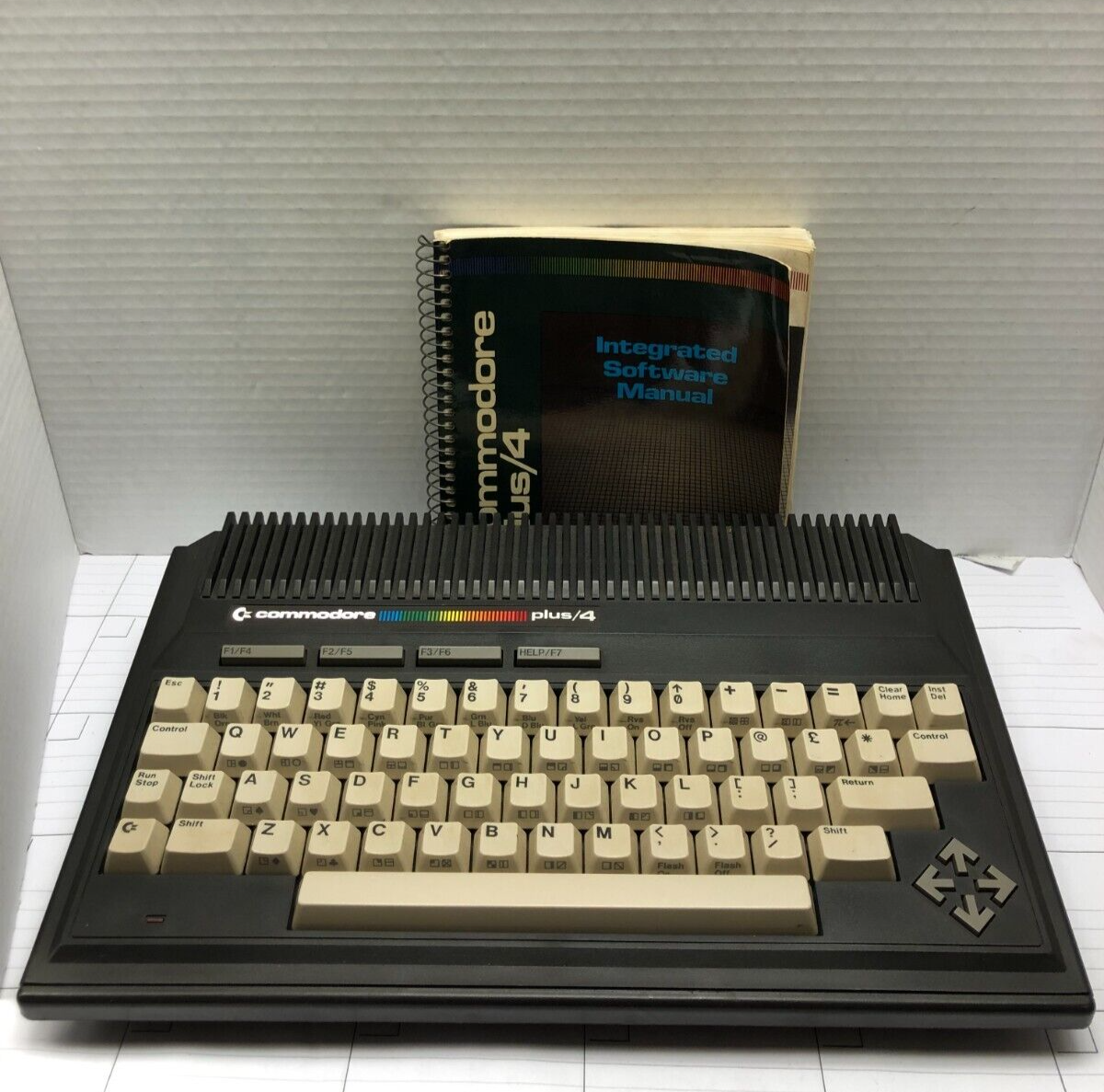 Vintage Commodore Plus/4 computer with Original box / INTEGRATED