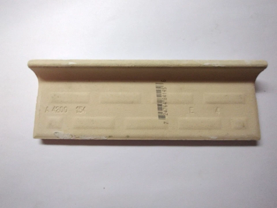 US Ceramic A 4200 Bright Snow White 6"x2 Radius Wall Tile Outside Corner Cap Vtg - Image 3 of 4