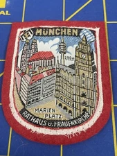 🔥 Vintage • Munchen Marien Platz Red Felt Patch with Gold Metallic Thread