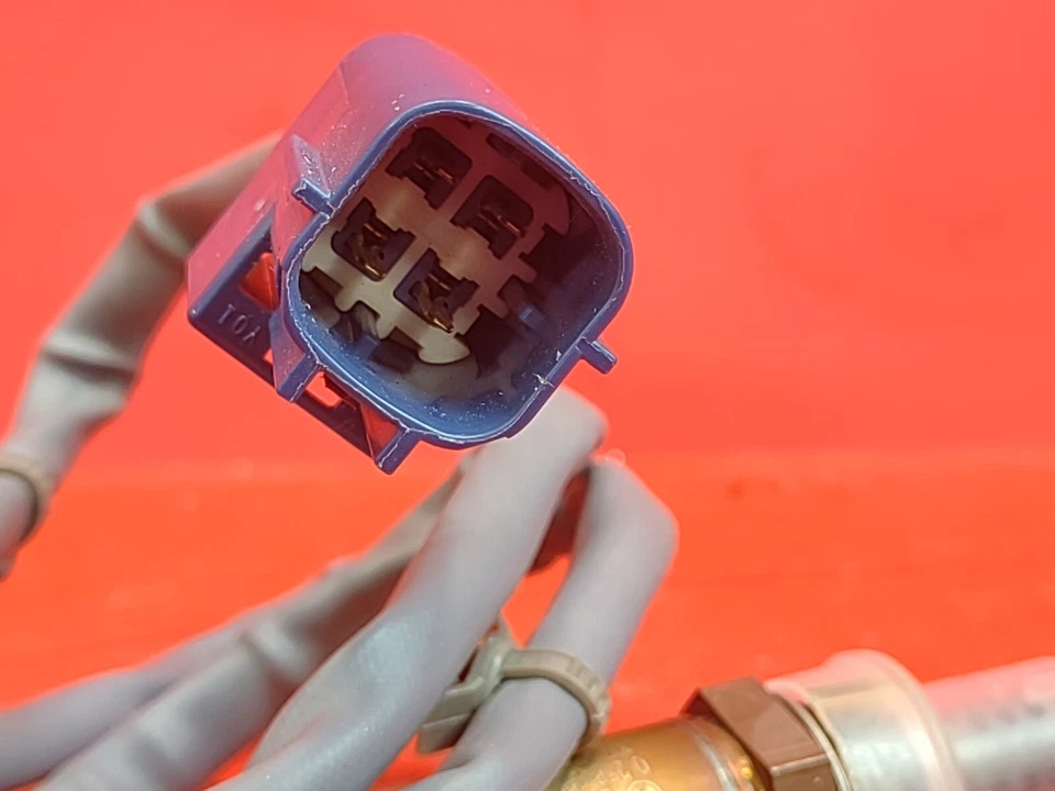 Bosch Oxygen Sensor 15943 For 2001-2002 Nissan Sentra 1.8L - Image 3 of 4