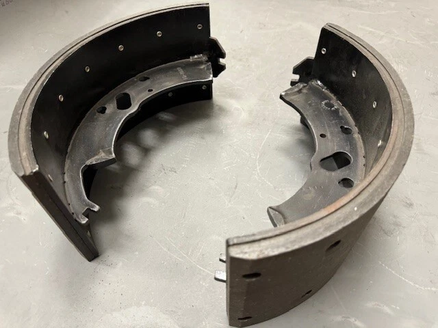 Комплект задних тормозных колодок 1979-1985 GMC C7000 15 дюймов x 6 дюймов 1980 1981 1982 1983 1984 MJ127FZ - Изображение 2 из 4