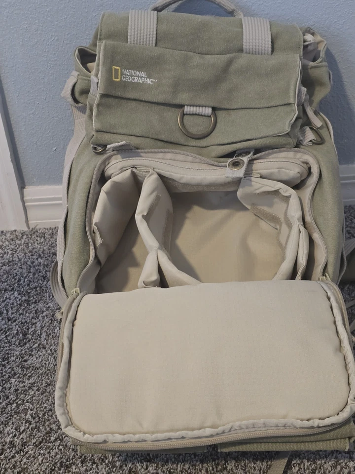 Mochila mediana National Geographic Earth Explorer bolsa para cámara usada en excelente estado Foto 3 de 4