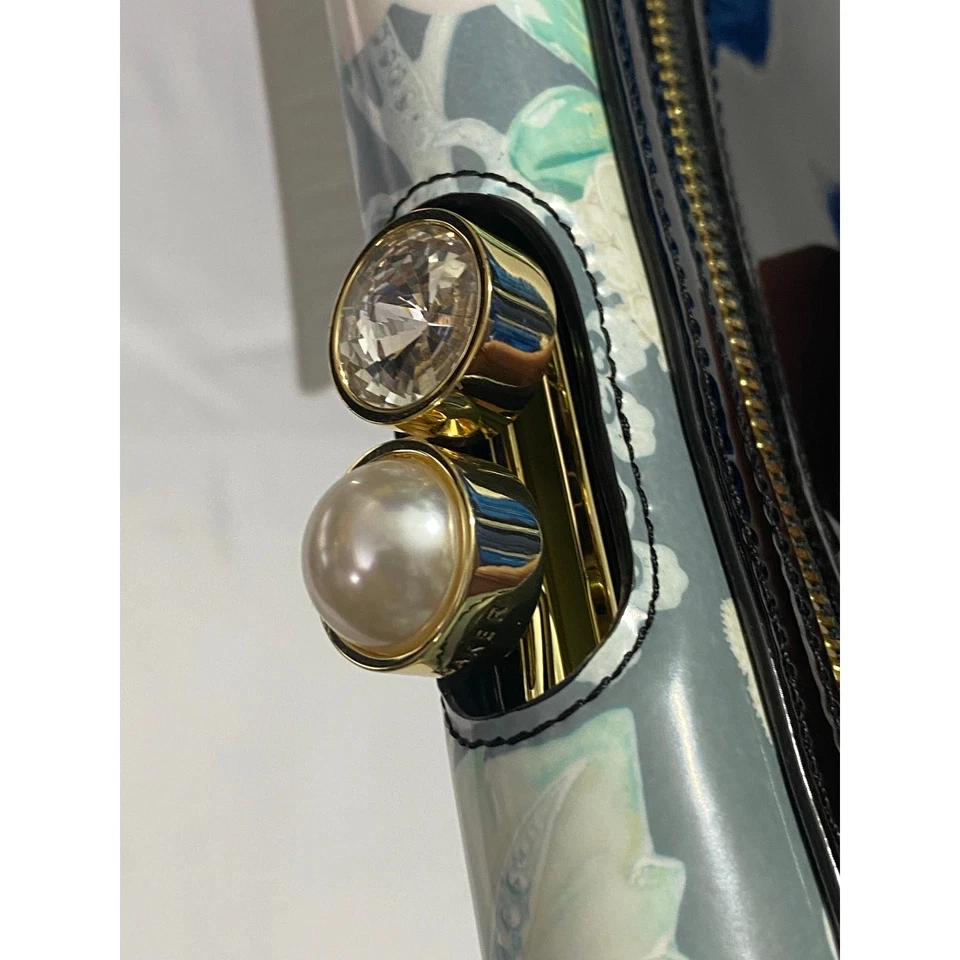 Cartera Ted Baker Estampado Floral Cierre Dorado $165 - Estilo Cartera Flores Blancas Foto 4 de 4