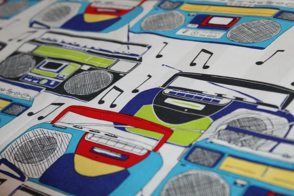 1980s 80's BOOM BOX Fabric Fat Quarter FQ 100% COTTON Musician Teacher BAND Kids - Image 4 of 4