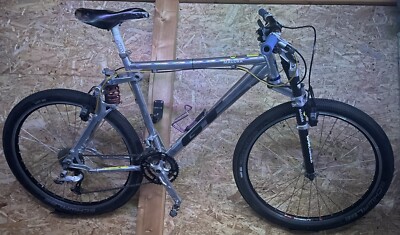 GT LTS Team mit Magura HS33, DT Swiss Felgen, XT und Carbongabel Look Fournales
