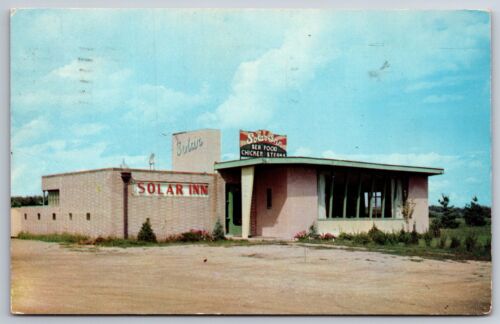 Ames Iowa~Solar Inn Restaurant~Roadside~1957 Postcard - Picture 1 of 2