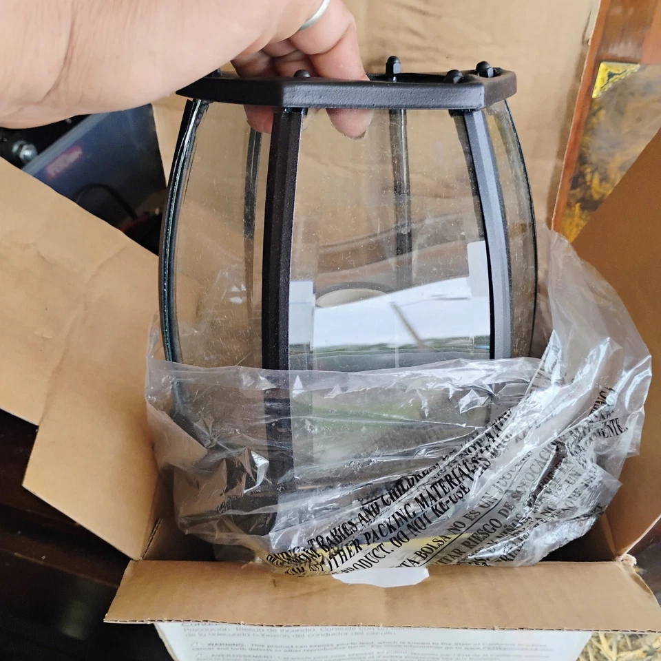 Lámpara de techo estilo clásico con iluminación de montaje empotrado negra  Foto 2 de 3