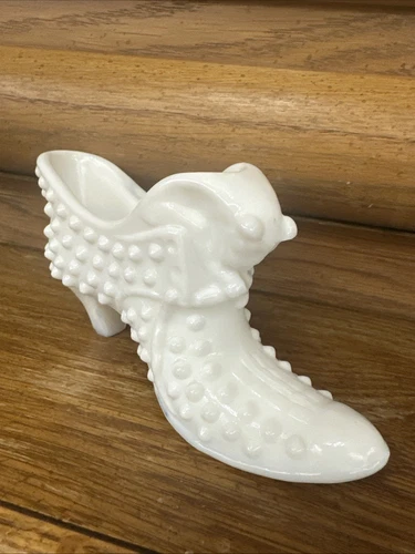 Vintage Fenton Milk Glass Hobnail Cat Head High Heel Shoe Slipper Label Is Faded