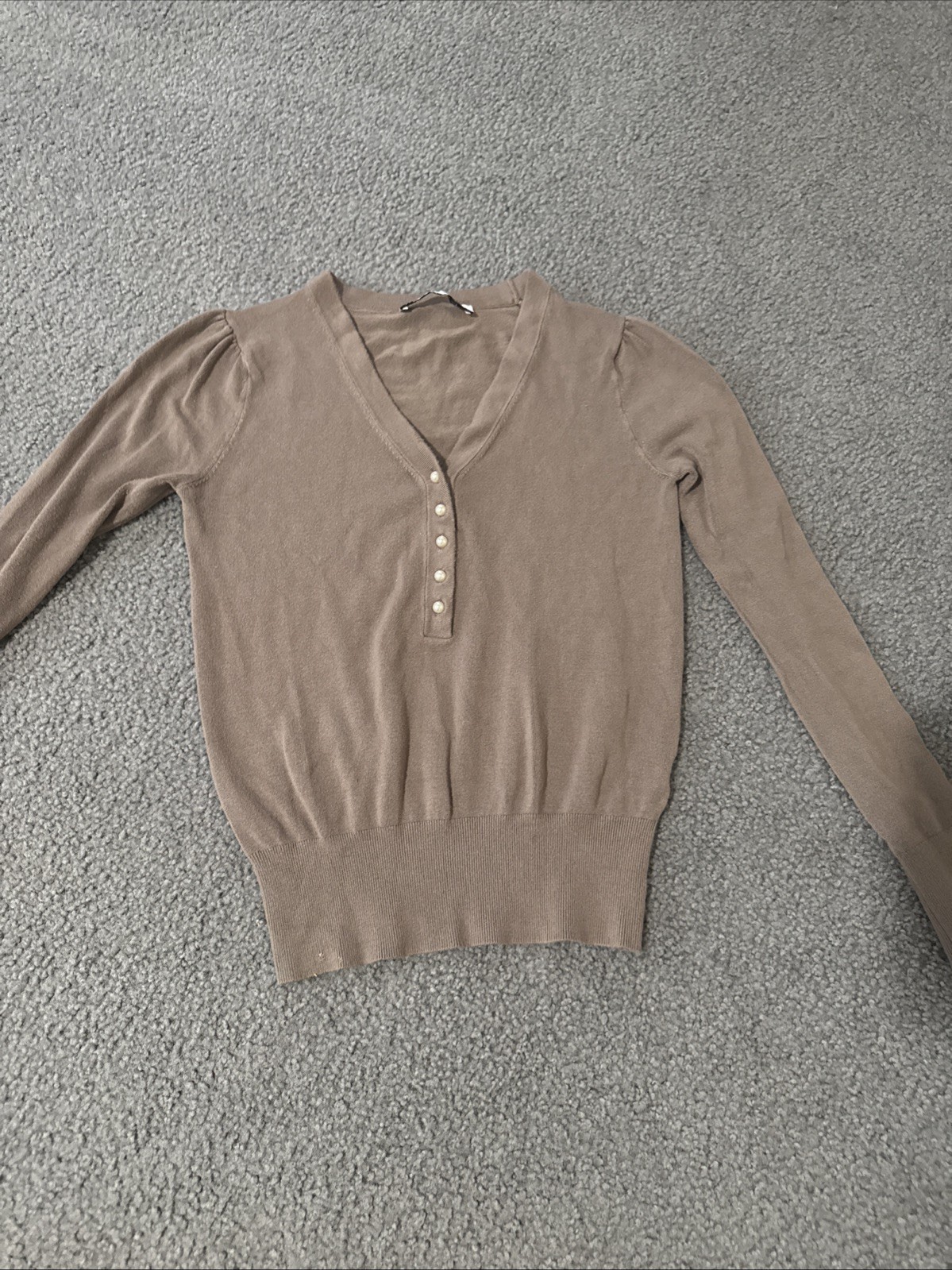 ZARA Long Sleeve Button Up V-Neck Cardigan Beige Sweater Women's Size Small