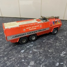 CORGI Chubb Pathfinder Airport Fire Crash Truck Red Vintage Die cast Makes Noise