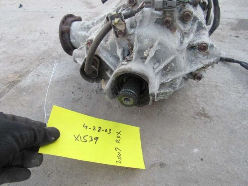 2010 2011 2012 2013 Acura ZDX rear differential carrier axle housing END - Image 3 of 4