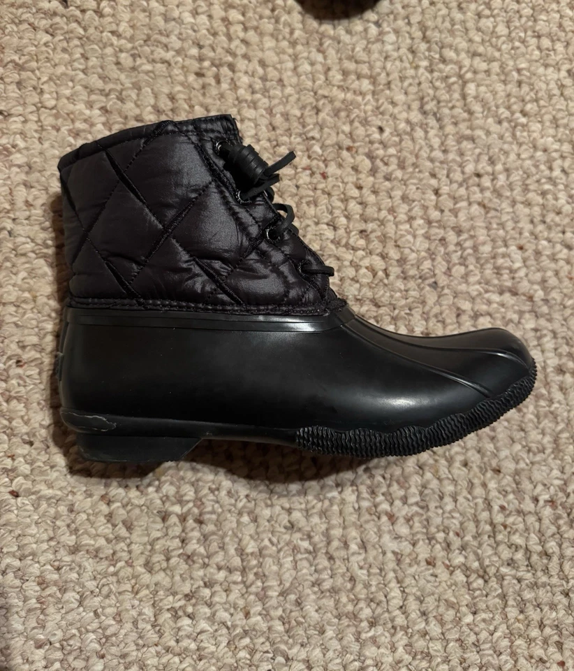 Bota de pato acolchada de agua salada Sperry para mujer negra talla 7,5 Foto 2 de 3