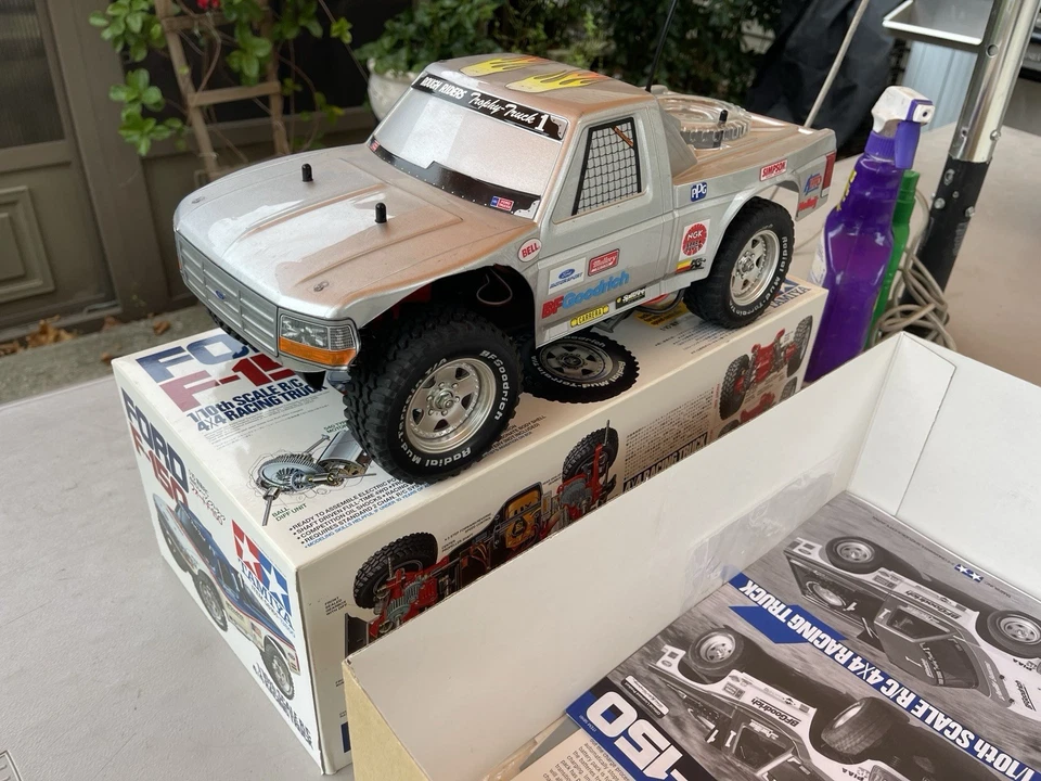 Vintage Tamiya Ford F150 1/10 Scale RC 4x4 Racing Truck 58161 TA02 Chassis Used - Image 3 of 4