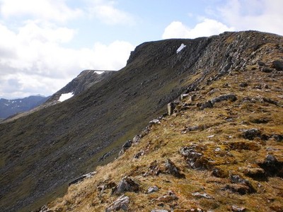 Foto A3 Der Aonach an Nid Grat Flecken Schnee sehr viel belegt e c2011