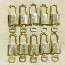 LOUIS VUITTON LV 10 SET PADLOCK KEY CHARM CADENA GOLD-PLATED FRANCE 37PDA258