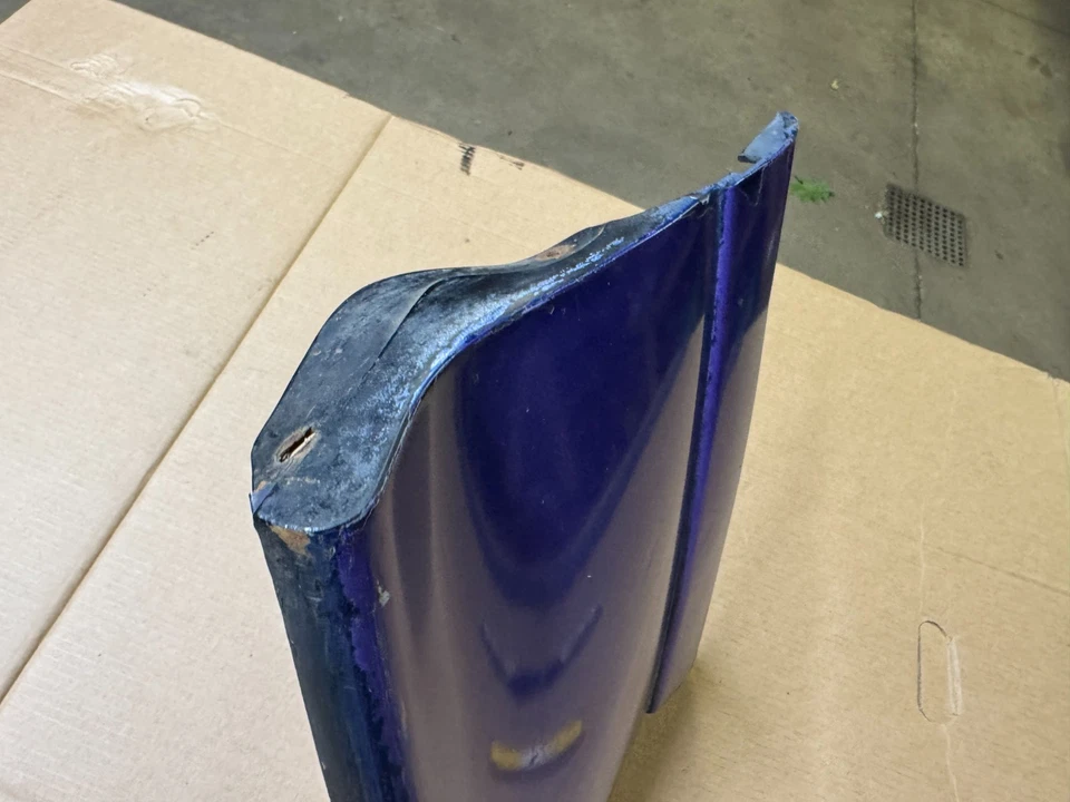 Ford Mustang GT 87-93 Cuarto Panel Efecto Tierra Spat Moldura GFX Pasajero OEM Foto 3 de 4