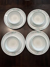 Corelle Rosemarie Tulip 12 Pc Dinner Dish Set Service for 4 Vintage Corning