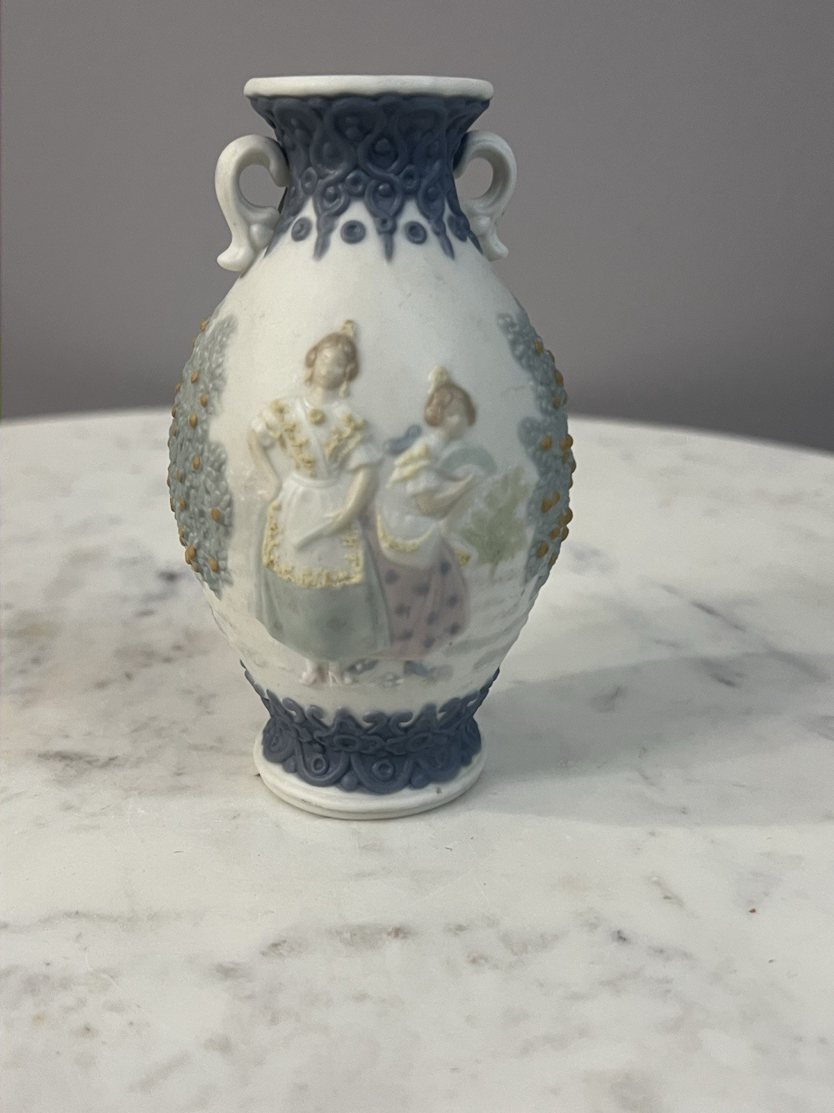 4.5” LLADRO 5259 Miniature Vase / Urn – Decorated (Painted) 1984-1990