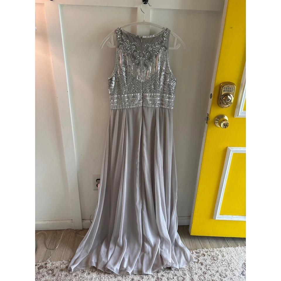 JS Collections 银色串珠紧身礼服正式晚礼服 — 第 2/4 张图片