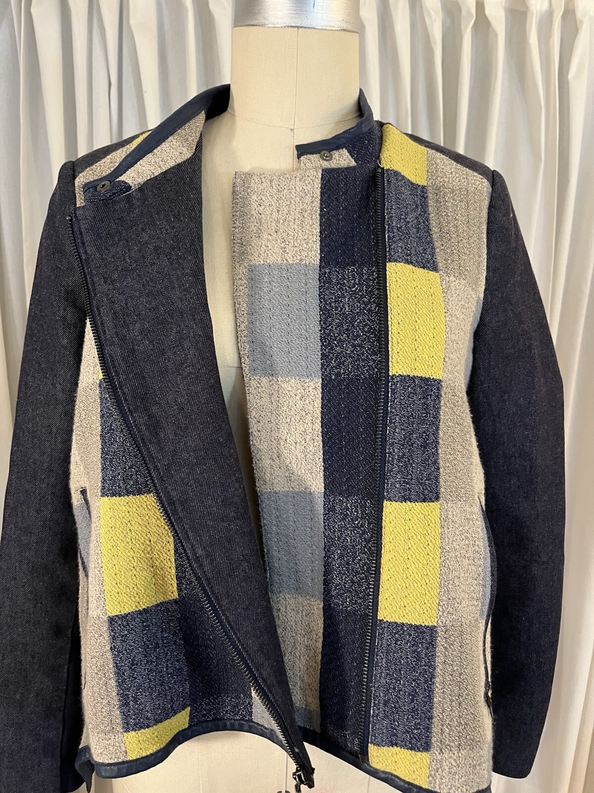 BCBGMAXAZRIA Women's Boxy Patchwork Jacket Size S - image 2