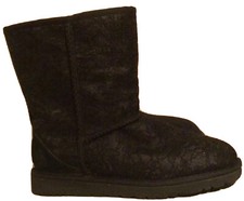 BRAND NEW UGG Australia Boots SIZE 6 Women Very Padded WARM BLACK LACE