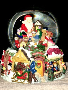Immagini In Movimento Di Natale.Natale Acqua Globo Musicale Here Comes Babbo Natale Kirkland Signature Movimento Ebay