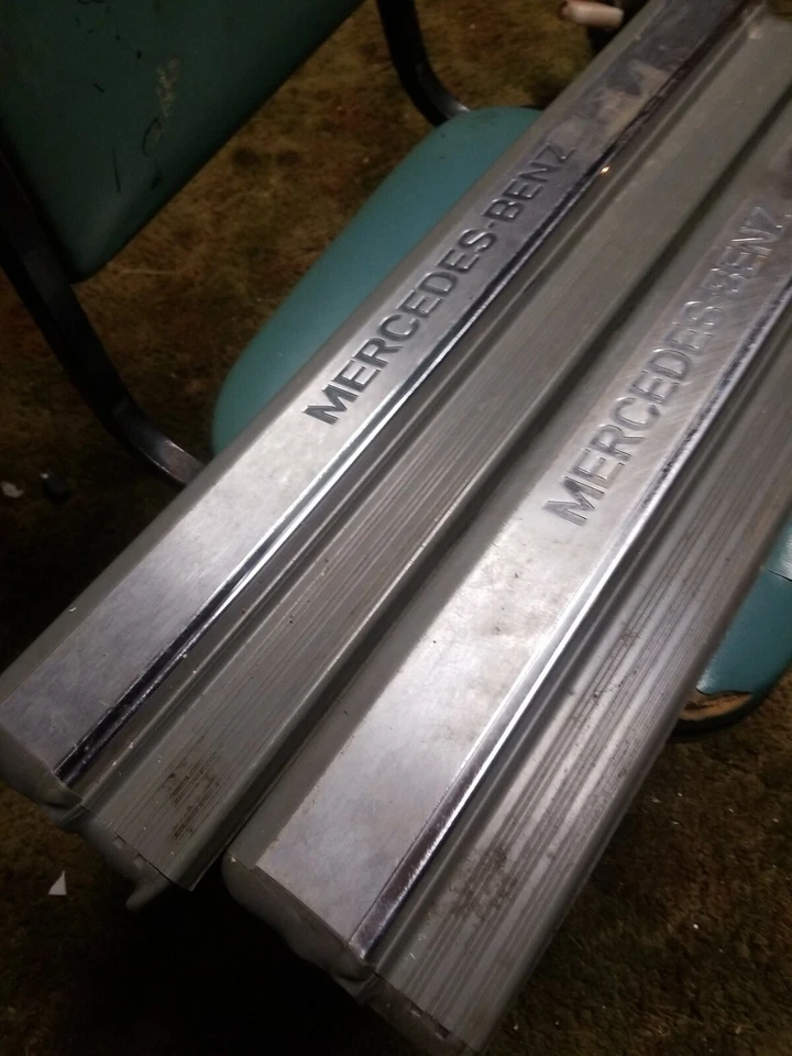 Mercedes-Benz 300SD 1992 umbral de puerta placa de desgaste juego de 2 molduras de acero inoxidable Foto 2 de 4