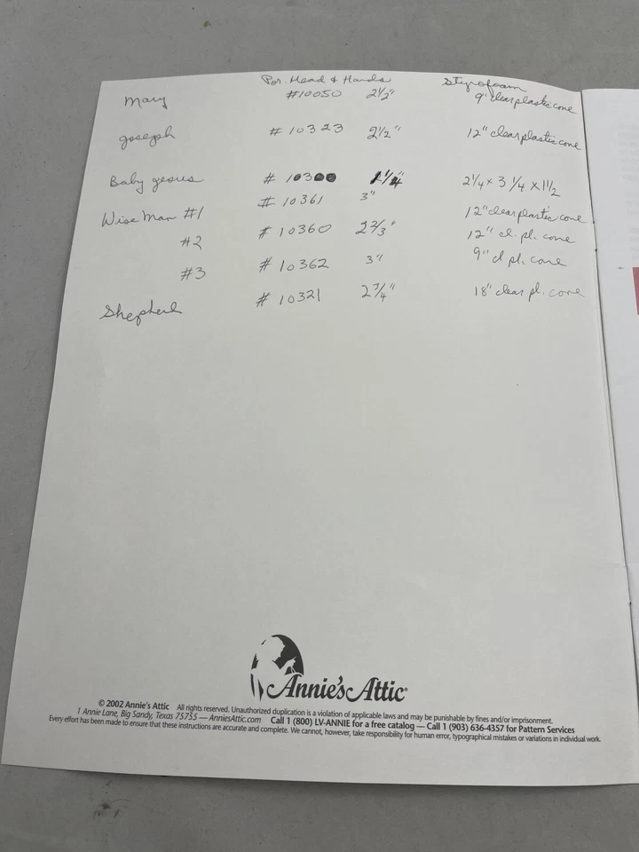 Presépio Noite Santa Crochê Padrão Livro Layfield Annies Sótão Natal 873513 - Imagem 3 de 4