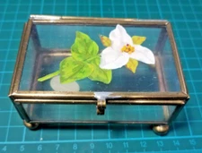 Vtg Brass Glass Hand Painted Trillium Flower Top Rectangular Shape Trinket Box