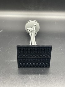 LEGO ARCHITECTURE: Seattle Space Needle (21003). Used